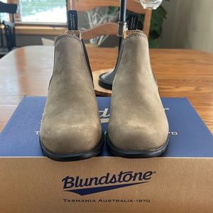 NEW⭐️BLUNDSTONE 1974 Women’s Ankle Chelsea Leather Boots UK 4 US 7 Eu 37